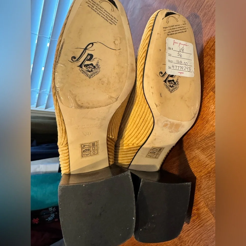 Free People Ariel Ankle Boots Corduroy Size 36EU (5.5US)